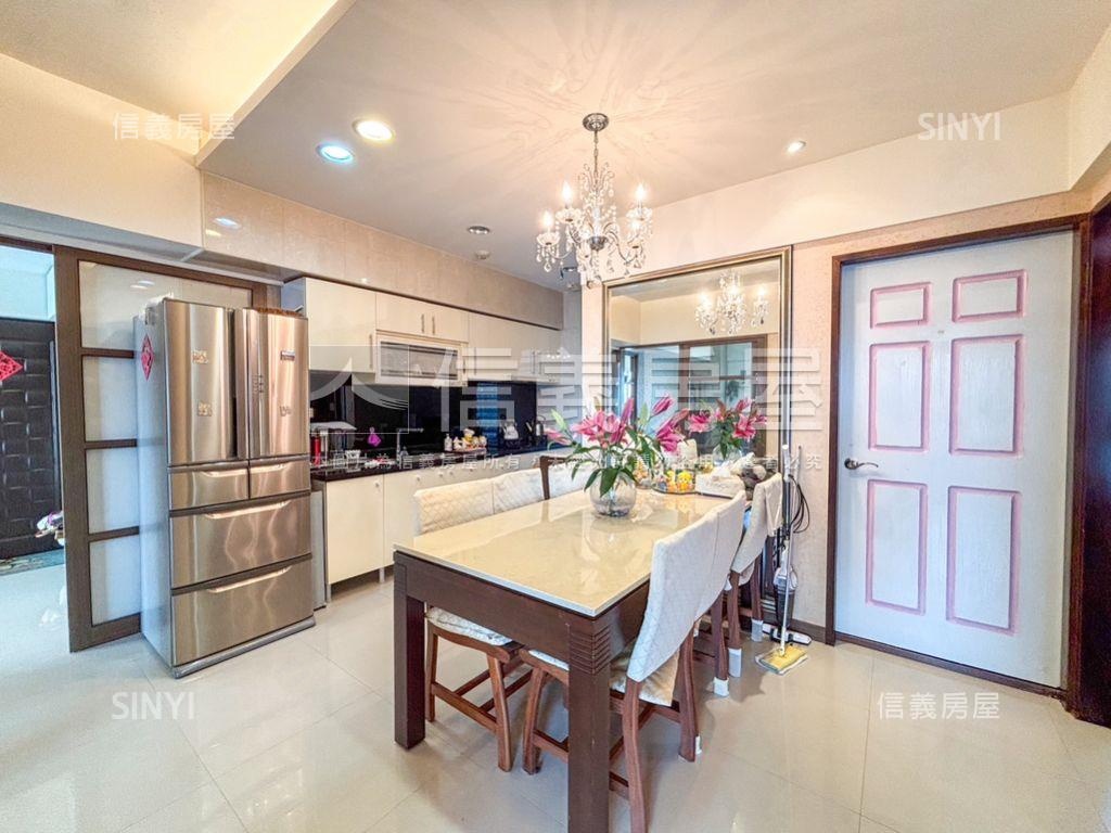 南美術景觀首排四房平車房屋室內格局與周邊環境