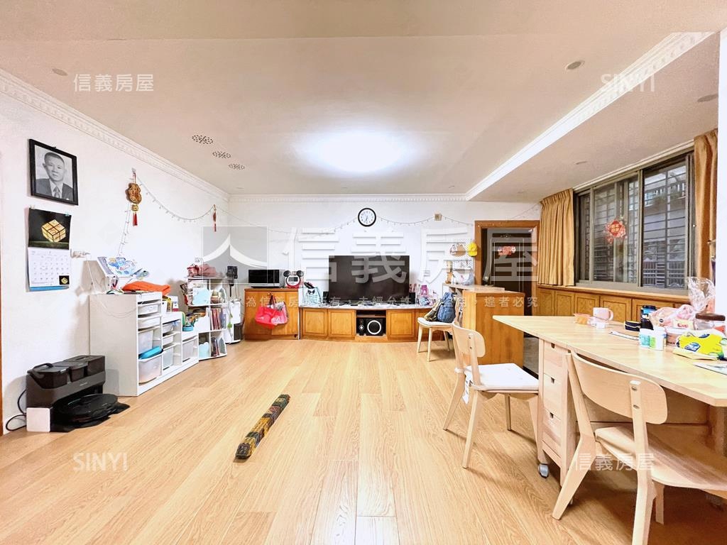 漂亮龍興邊間公寓三樓房屋室內格局與周邊環境