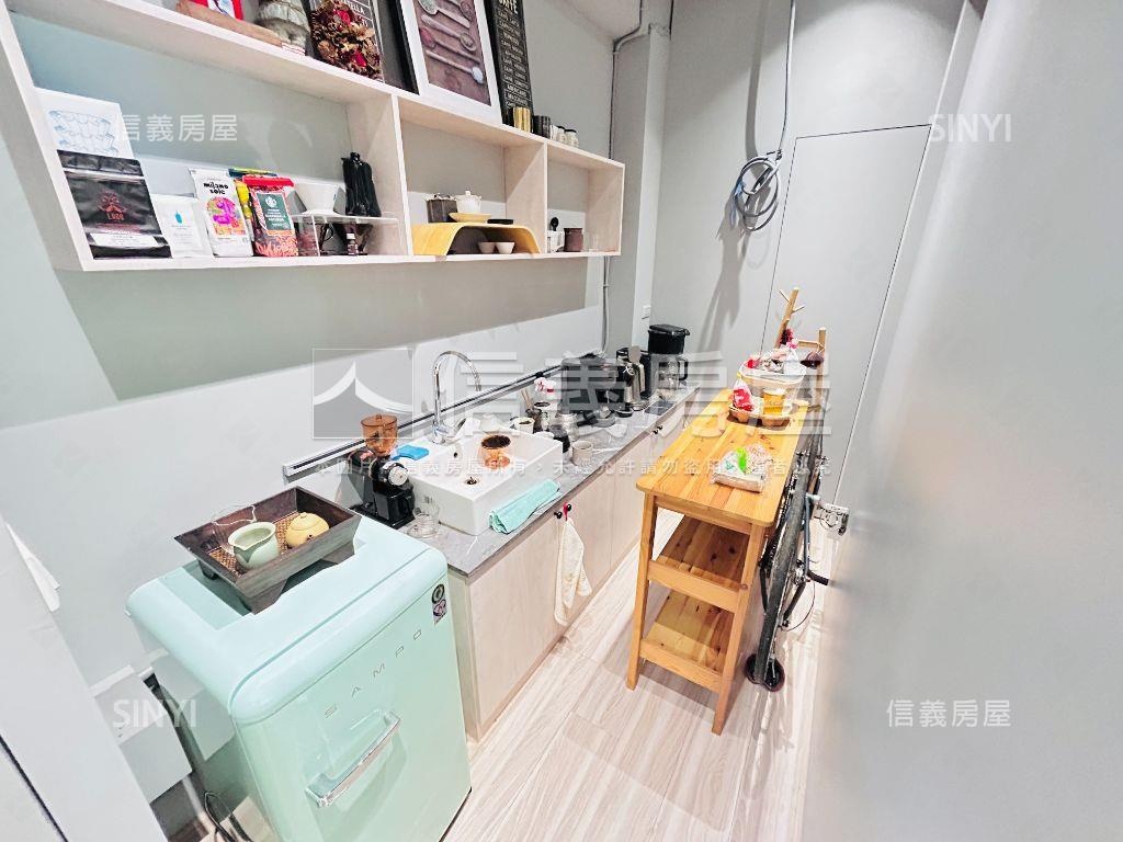 巴黎街頭店面房屋室內格局與周邊環境