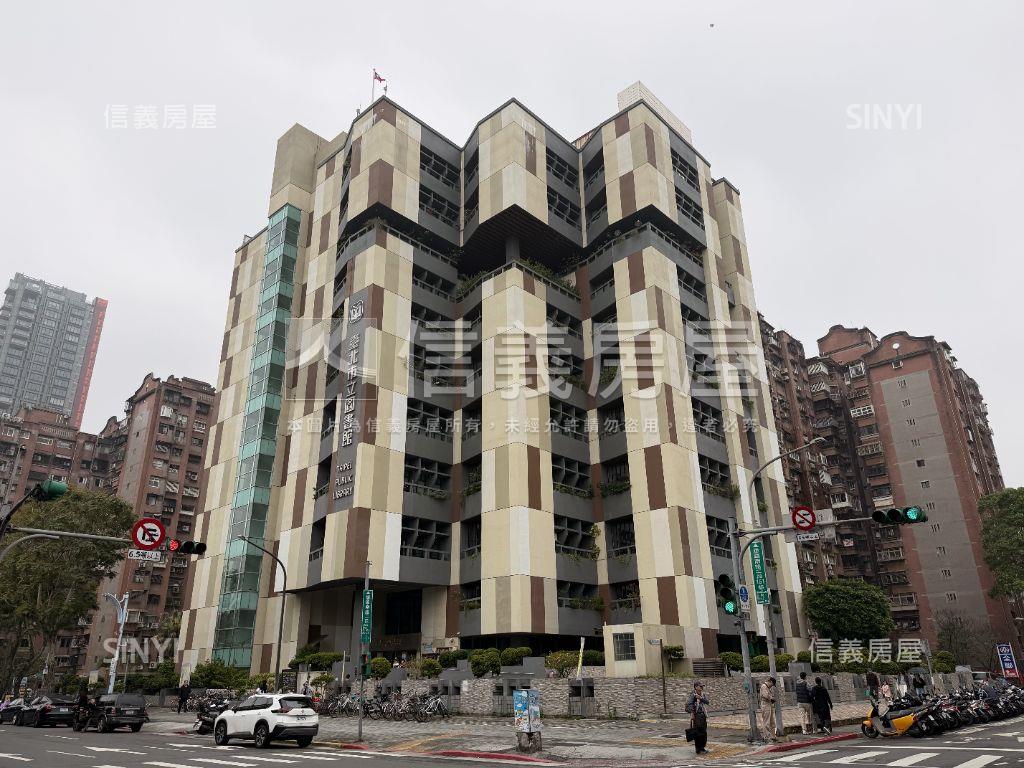 正和平東路上稀有面寬金店房屋室內格局與周邊環境