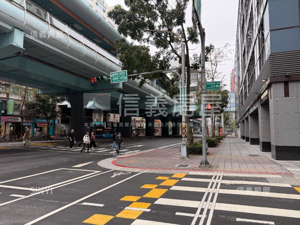 正和平東路上稀有面寬金店房屋室內格局與周邊環境