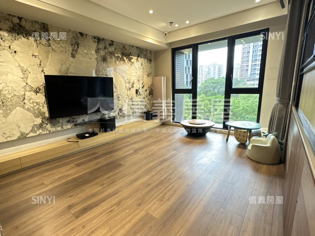 就看這間國美山翫水房屋室內格局與周邊環境