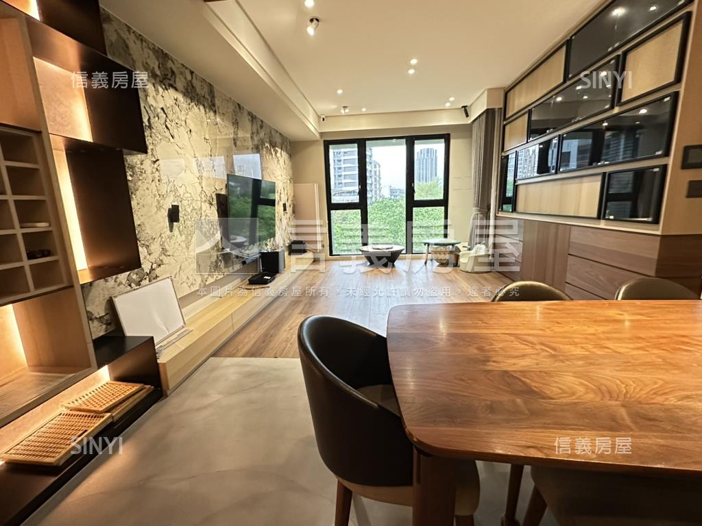 就看這間國美山翫水房屋室內格局與周邊環境