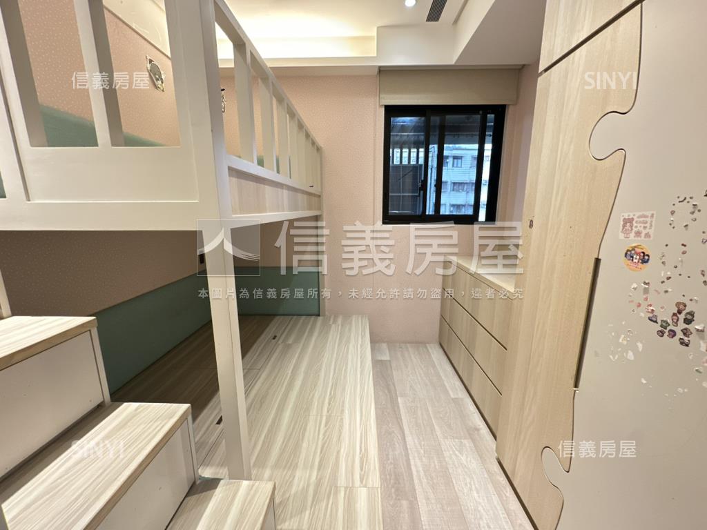 就看這間國美山翫水房屋室內格局與周邊環境