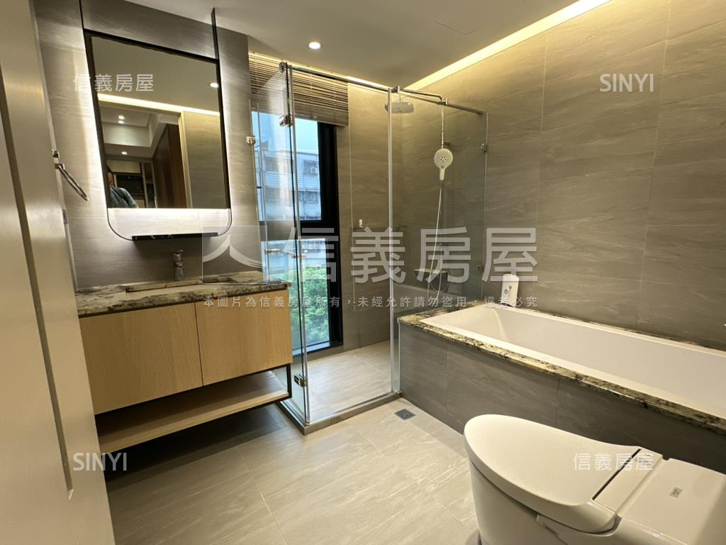 就看這間國美山翫水房屋室內格局與周邊環境