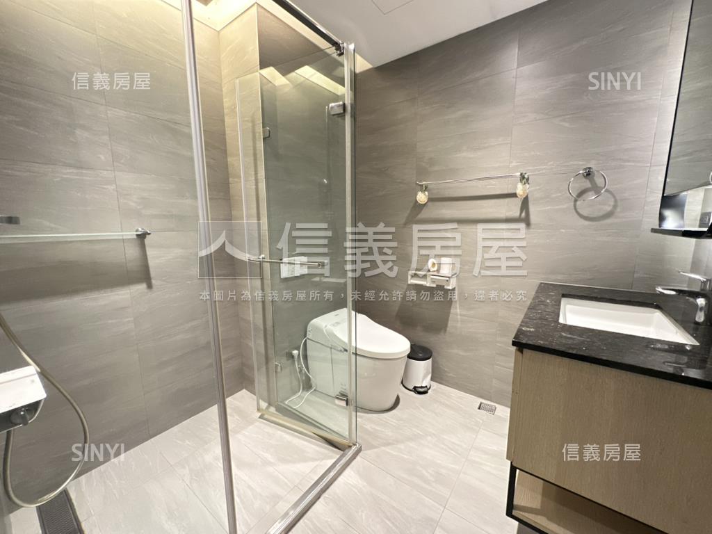 就看這間國美山翫水房屋室內格局與周邊環境