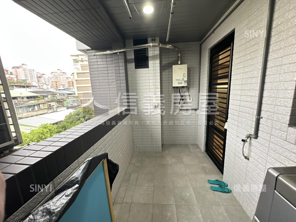 就看這間國美山翫水房屋室內格局與周邊環境