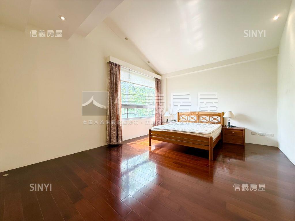 秀岡山莊陽光特區房屋室內格局與周邊環境