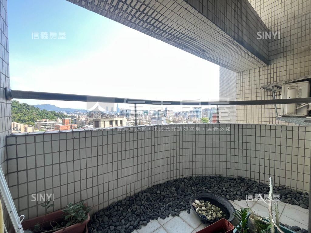 御湖雙璽景觀高樓３房房屋室內格局與周邊環境