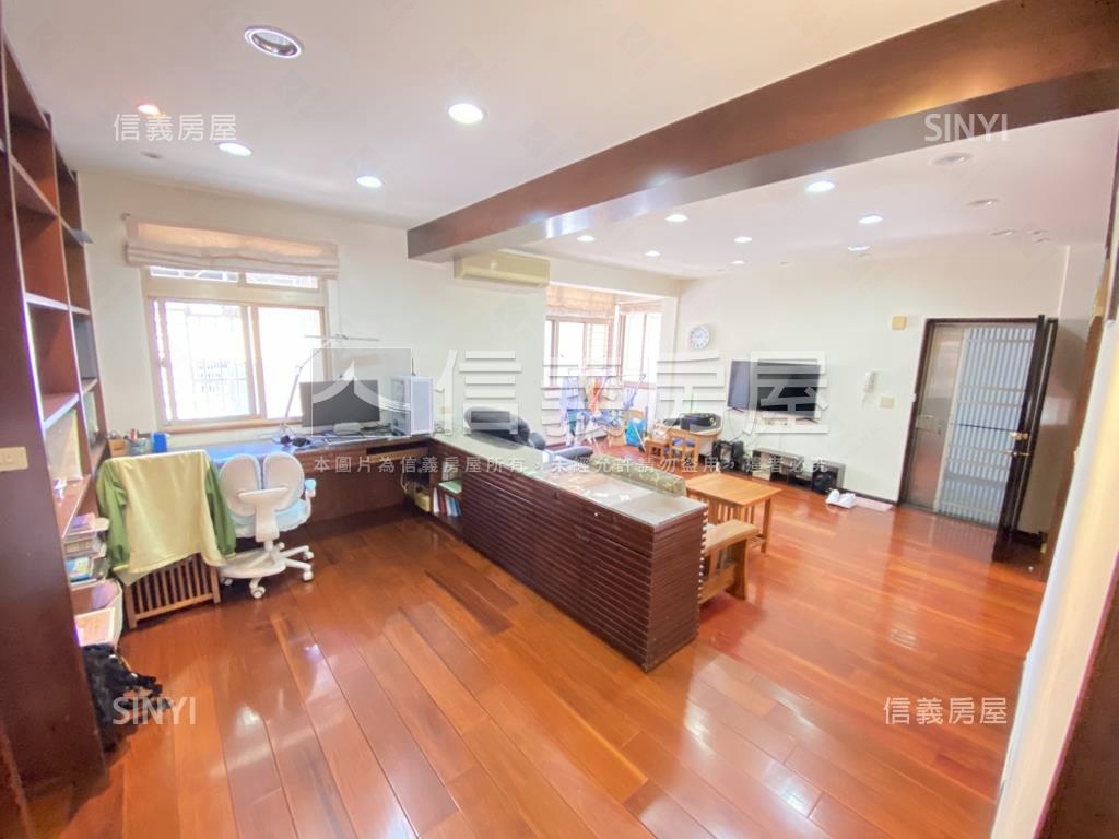 專任！近捷運三房明亮美寓房屋室內格局與周邊環境