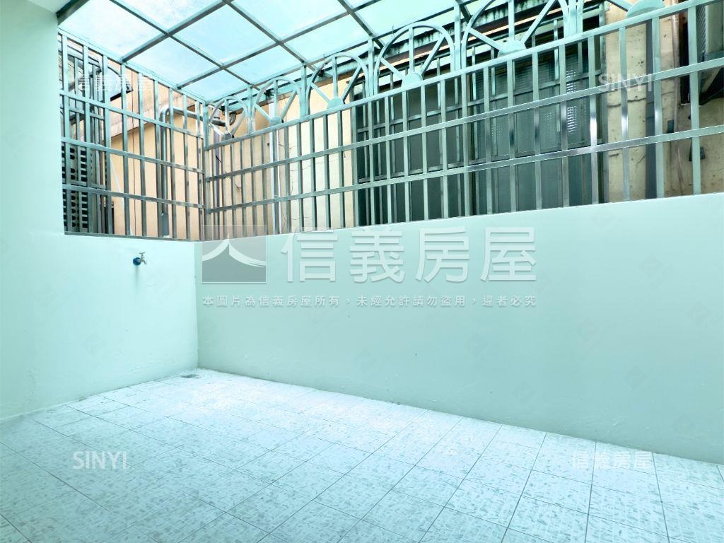仁武裝潢透天讚讚房屋室內格局與周邊環境