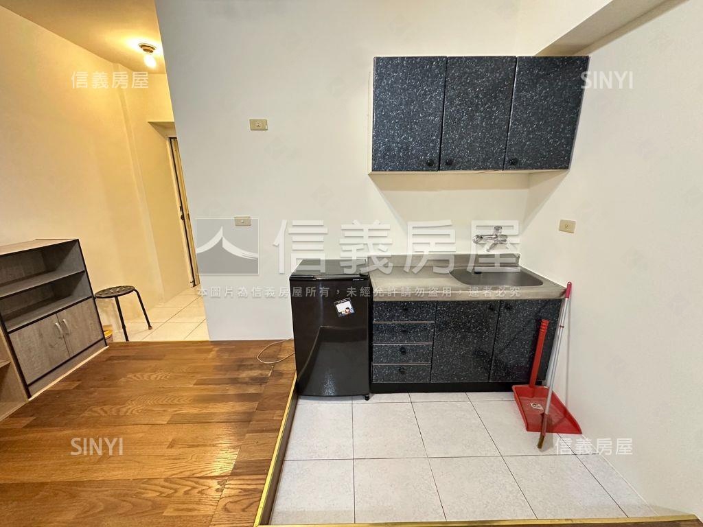 新興貴族精美套房房屋室內格局與周邊環境