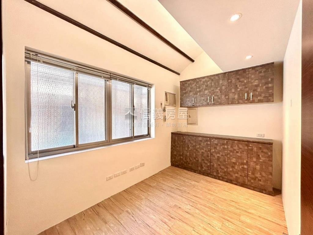 稀有醒目邊間透天店面釋出房屋室內格局與周邊環境