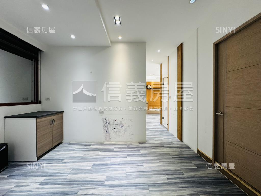 稀有釋出晶鑽大空間加車位房屋室內格局與周邊環境