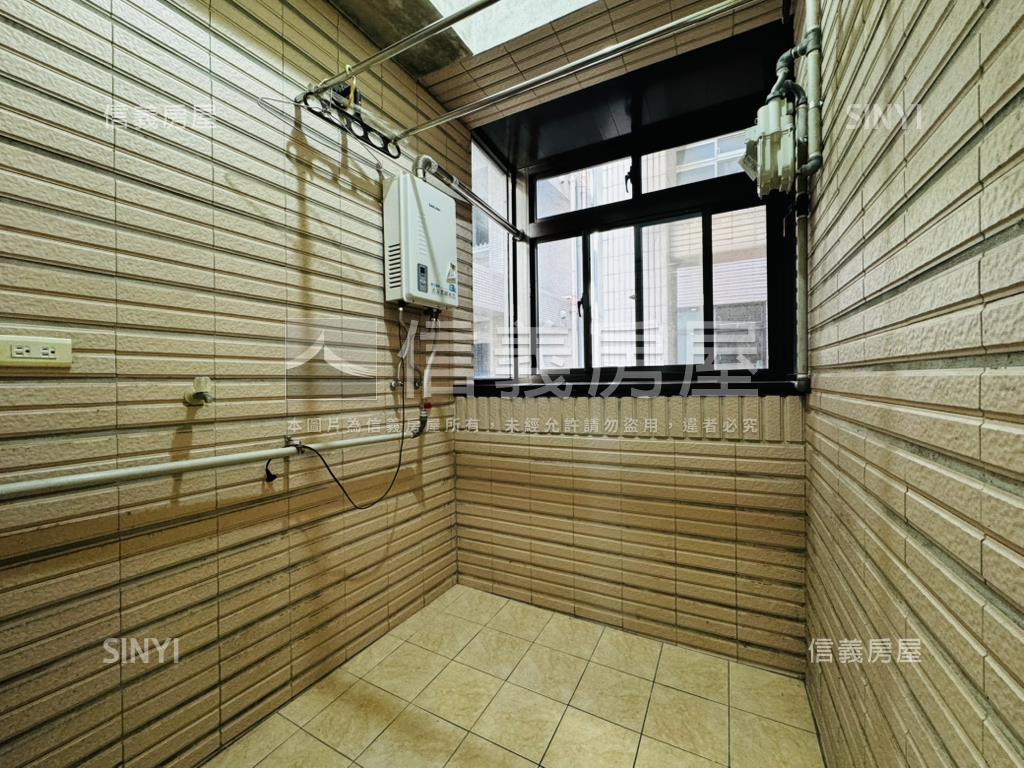 稀有釋出晶鑽大空間加車位房屋室內格局與周邊環境