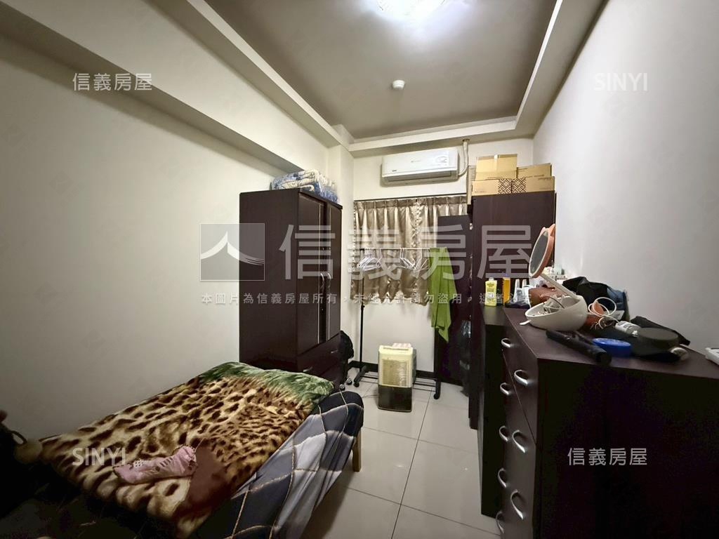 稀有Ｃ棟法國之星三房車位房屋室內格局與周邊環境