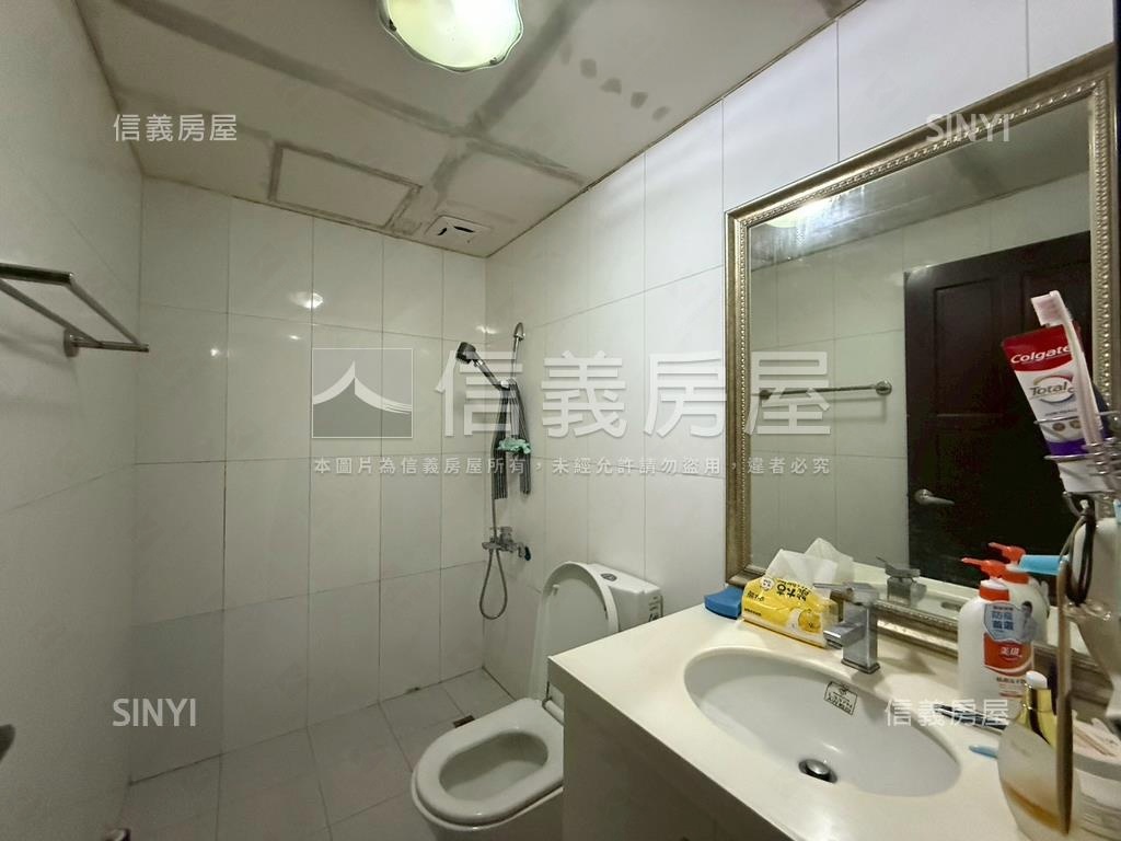 稀有Ｃ棟法國之星三房車位房屋室內格局與周邊環境