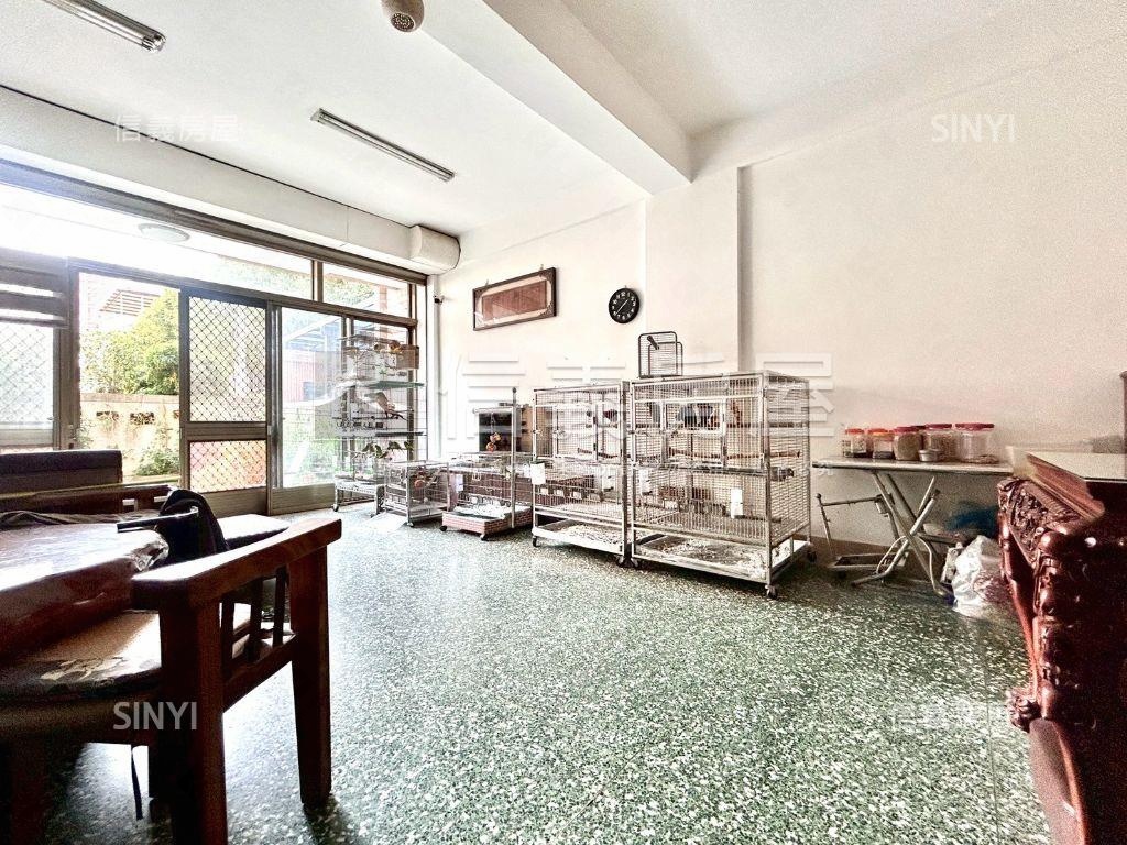 南區大地坪別墅可停三車房屋室內格局與周邊環境