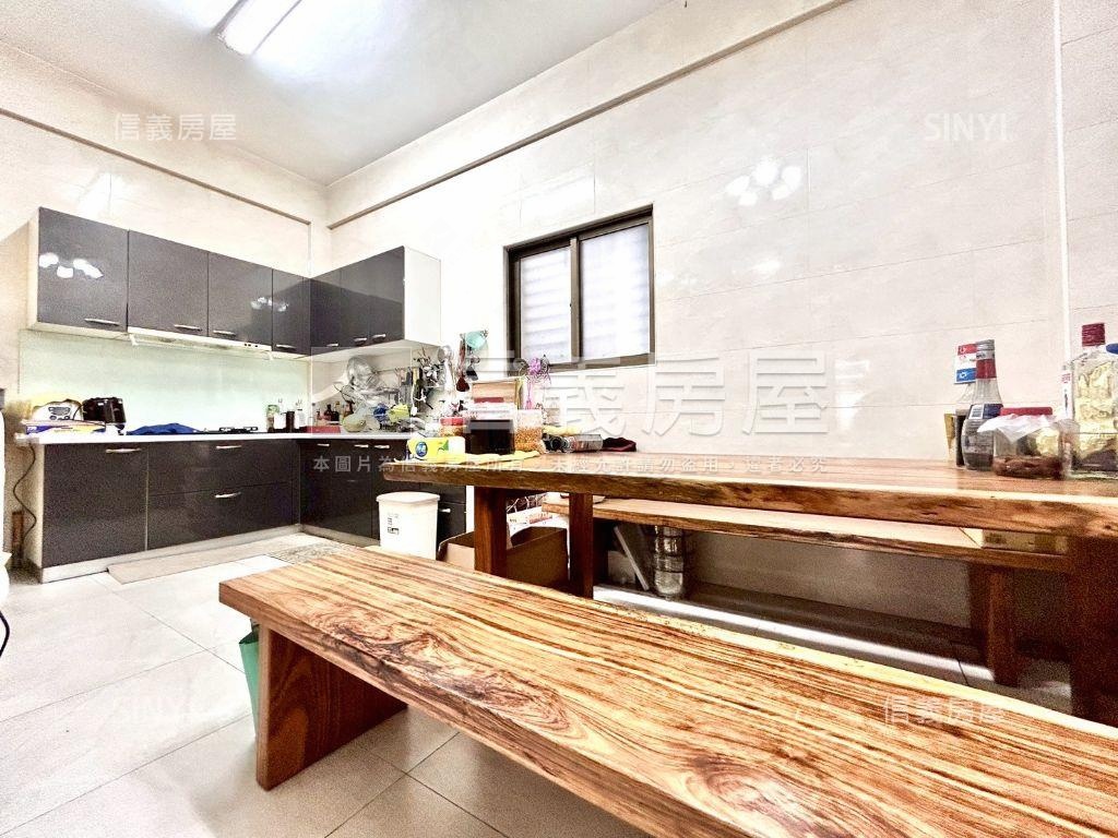 南區大地坪別墅可停三車房屋室內格局與周邊環境