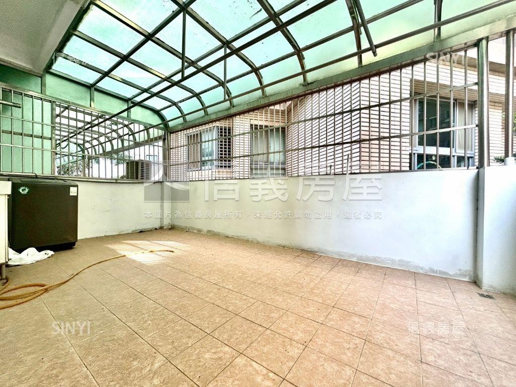 南區大地坪別墅可停三車房屋室內格局與周邊環境