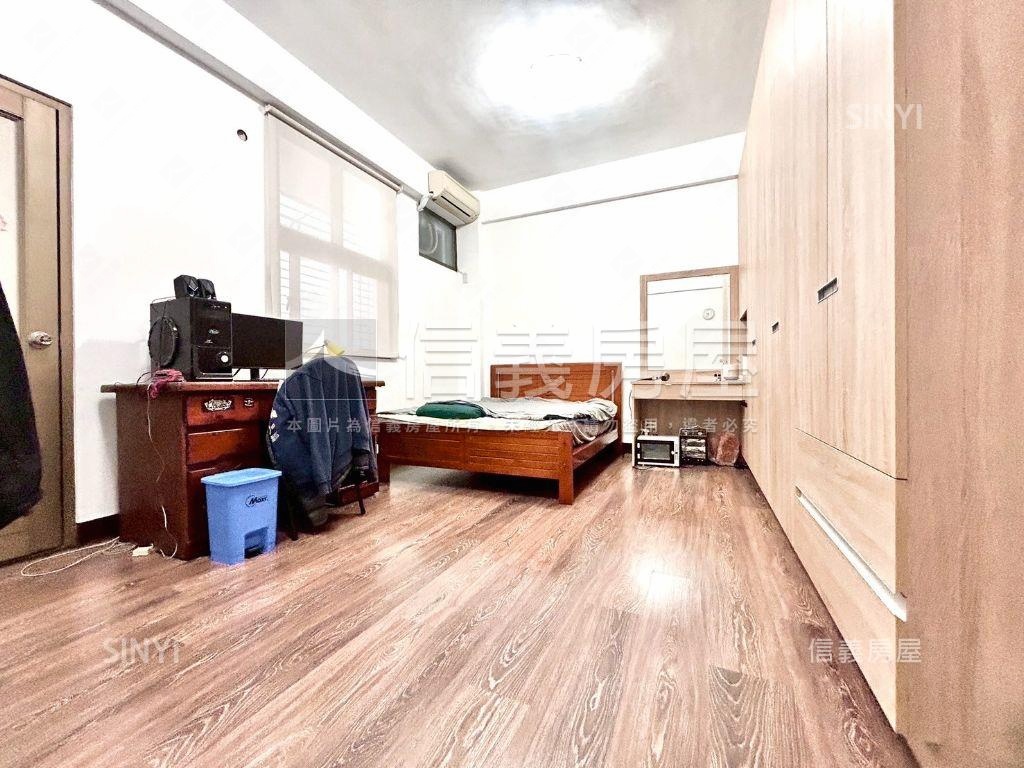 南區大地坪別墅可停三車房屋室內格局與周邊環境