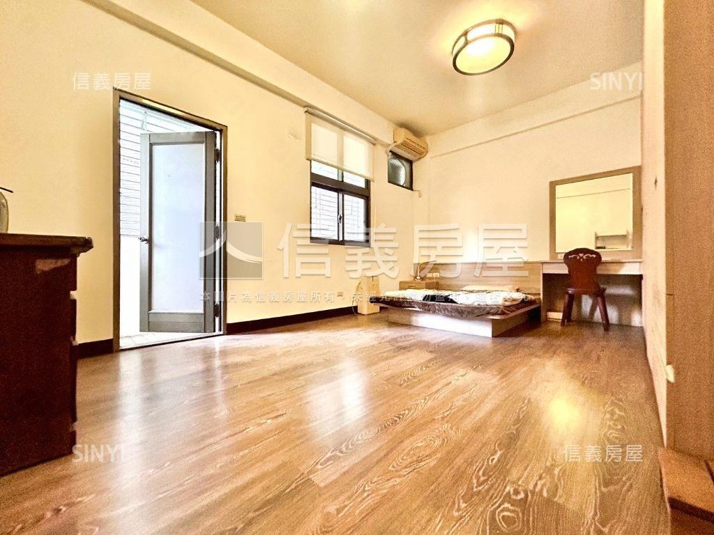 南區大地坪別墅可停三車房屋室內格局與周邊環境