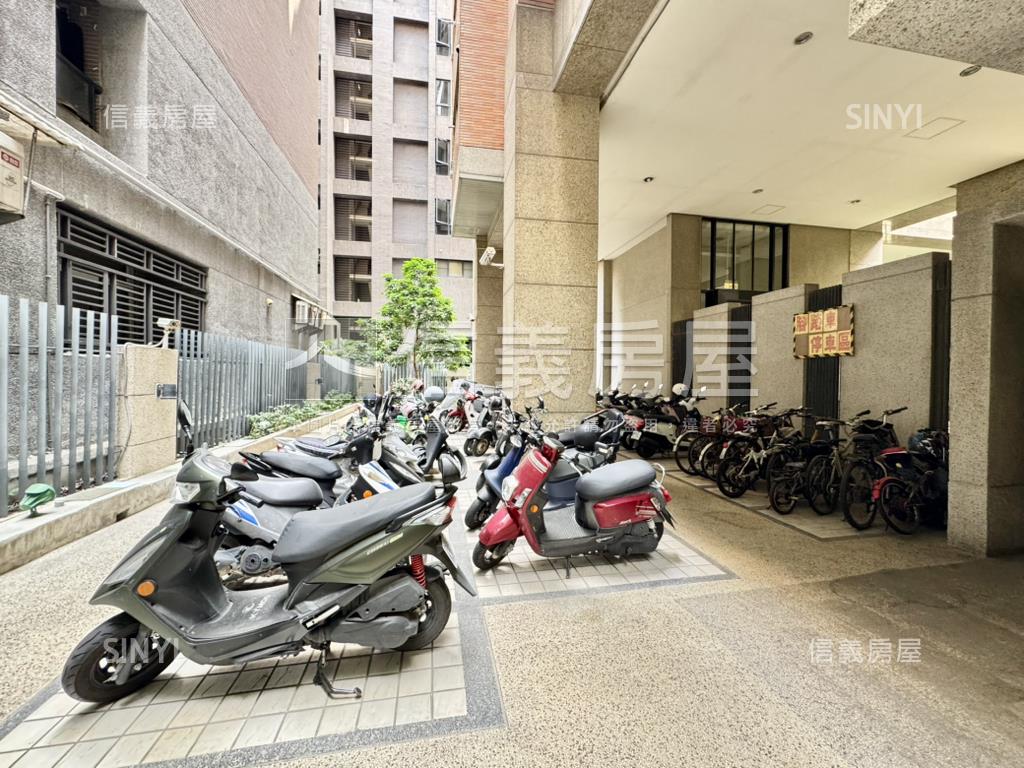 雷諾瓦美２房房屋室內格局與周邊環境