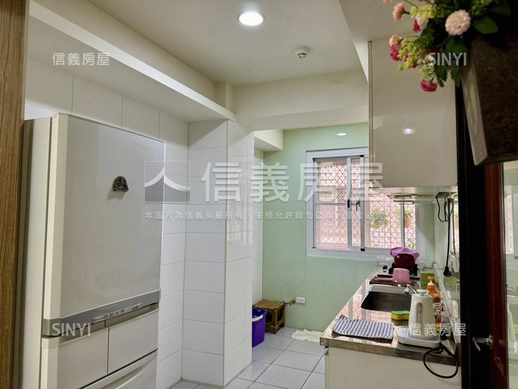 綠意光彩安平三房平車房屋室內格局與周邊環境