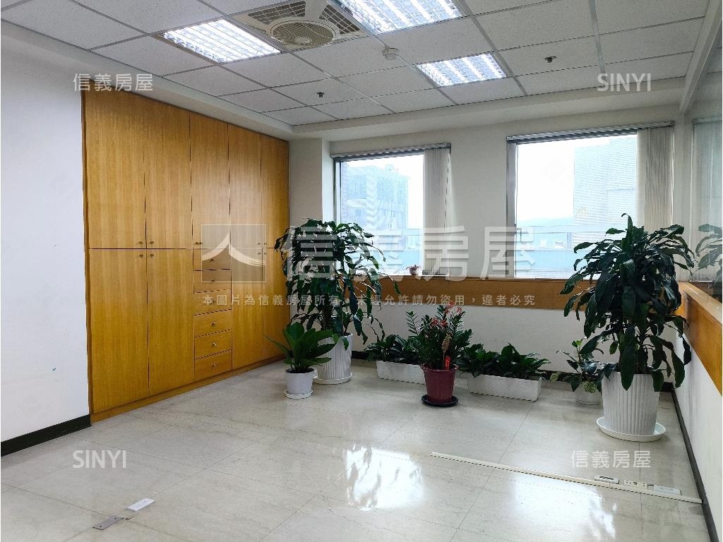 忠孝天廈高樓辦公房屋室內格局與周邊環境