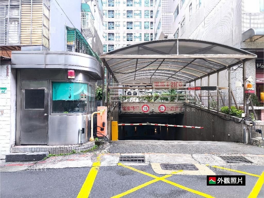 忠孝天廈高樓辦公房屋室內格局與周邊環境