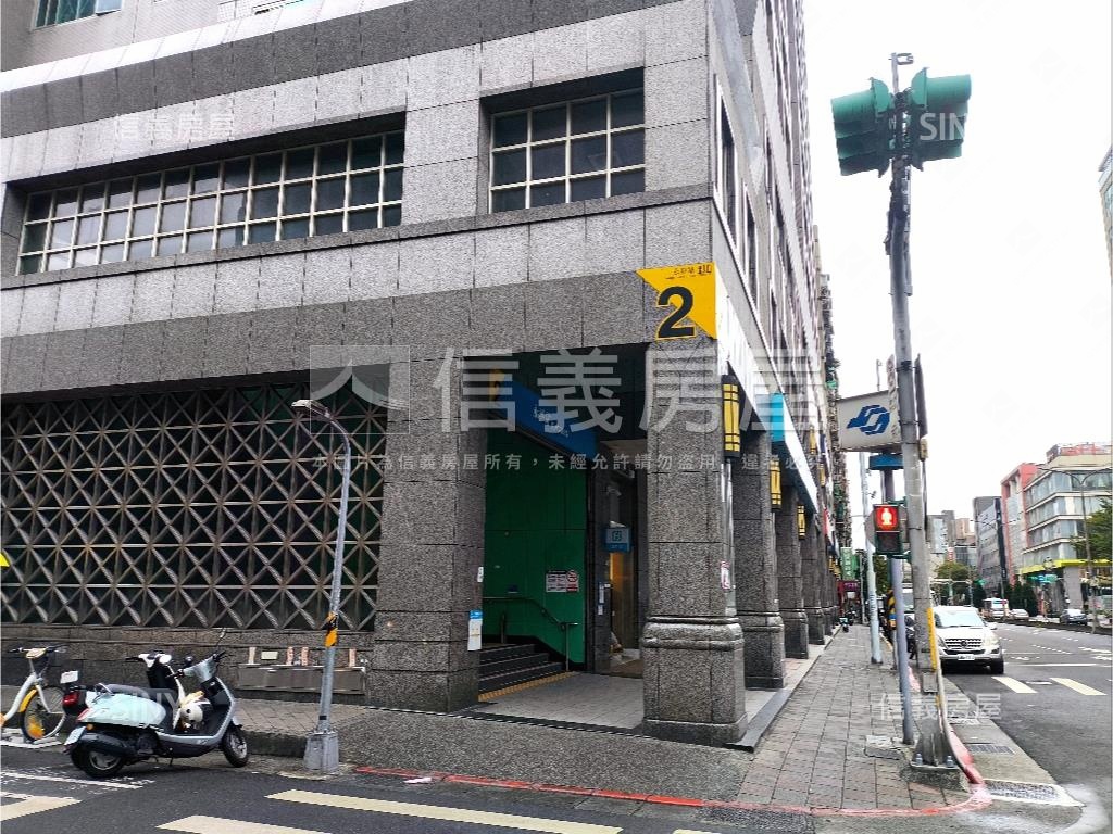 忠孝天廈高樓辦公房屋室內格局與周邊環境