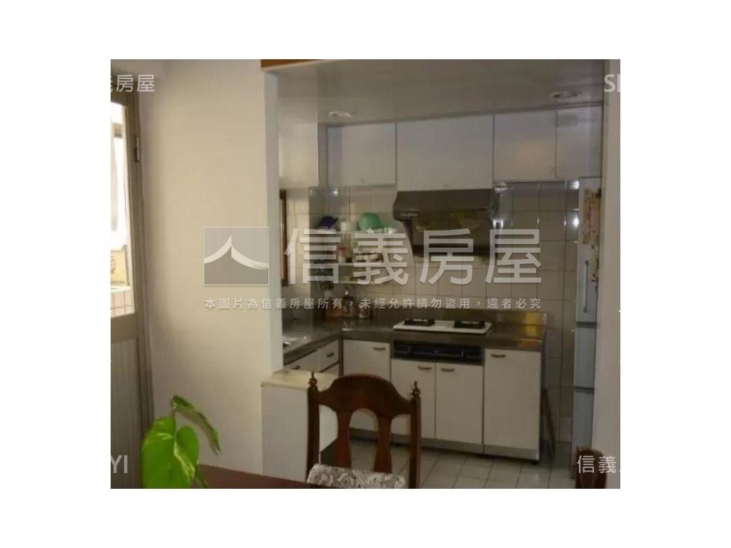 高爾夫球場綠地及海景景觀房屋室內格局與周邊環境