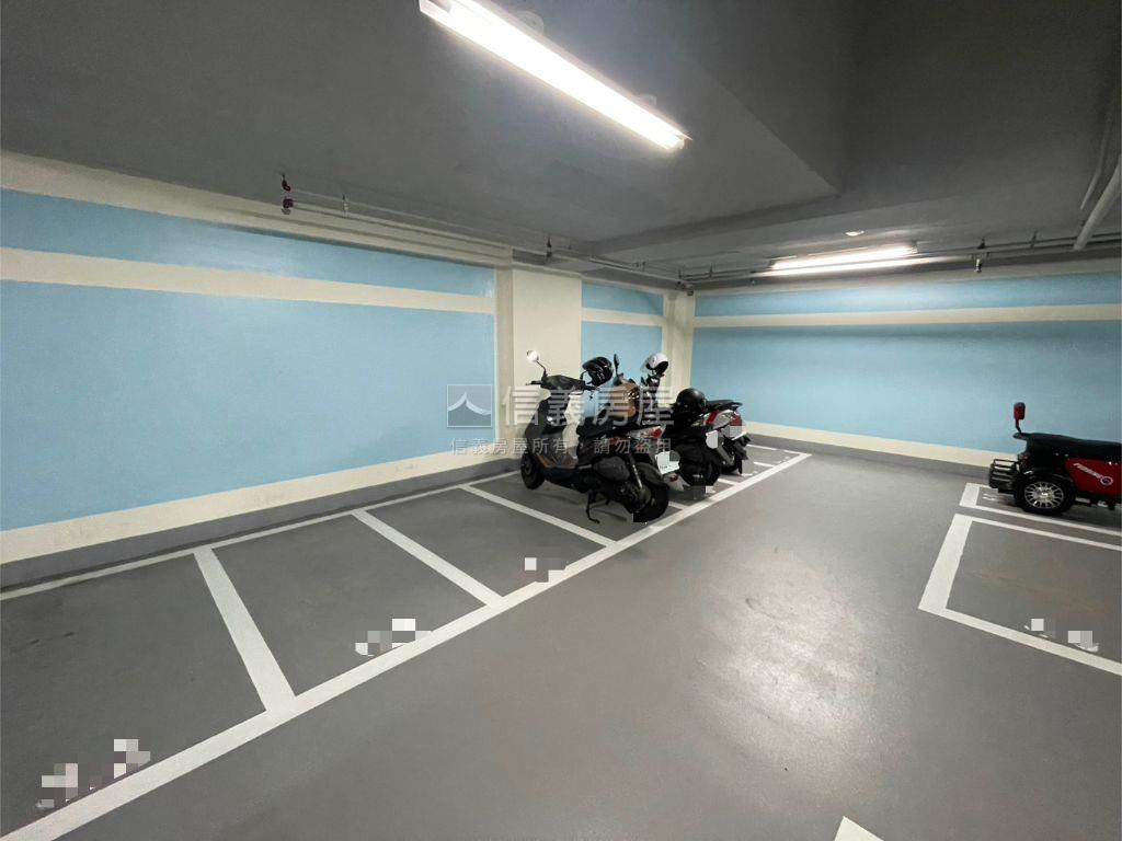近台中站高樓邊間兩房平車房屋室內格局與周邊環境