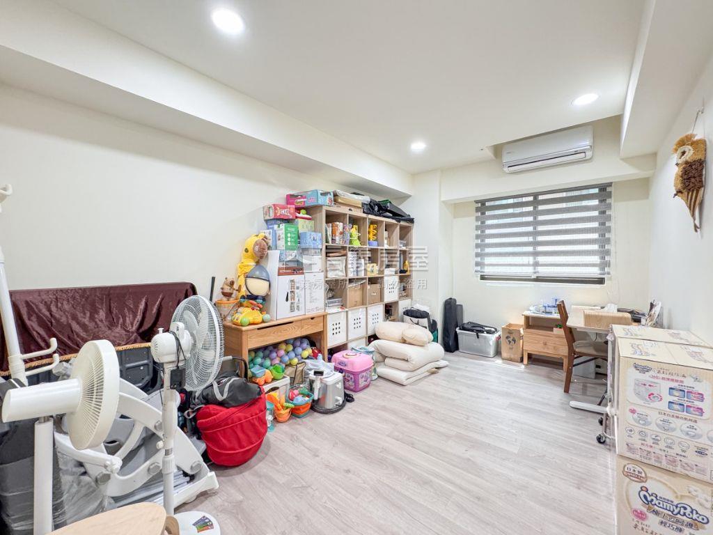 世紀皇家無印風裝潢四房房屋室內格局與周邊環境