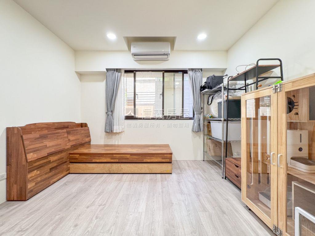 世紀皇家無印風裝潢四房房屋室內格局與周邊環境