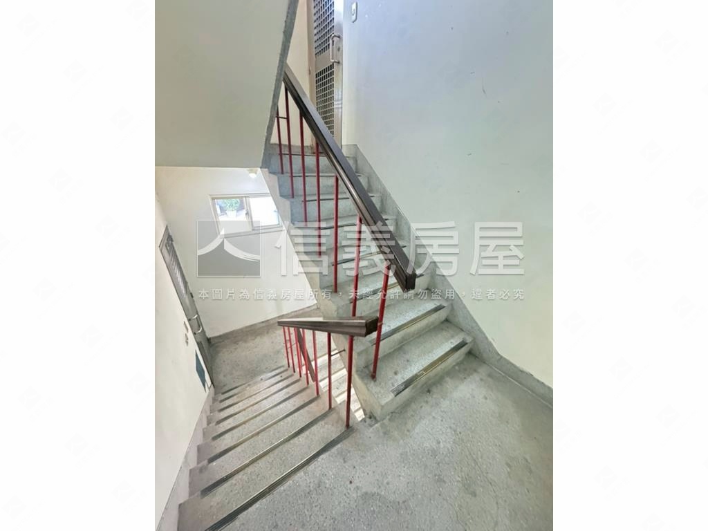 南港展覽館公寓３樓房屋室內格局與周邊環境