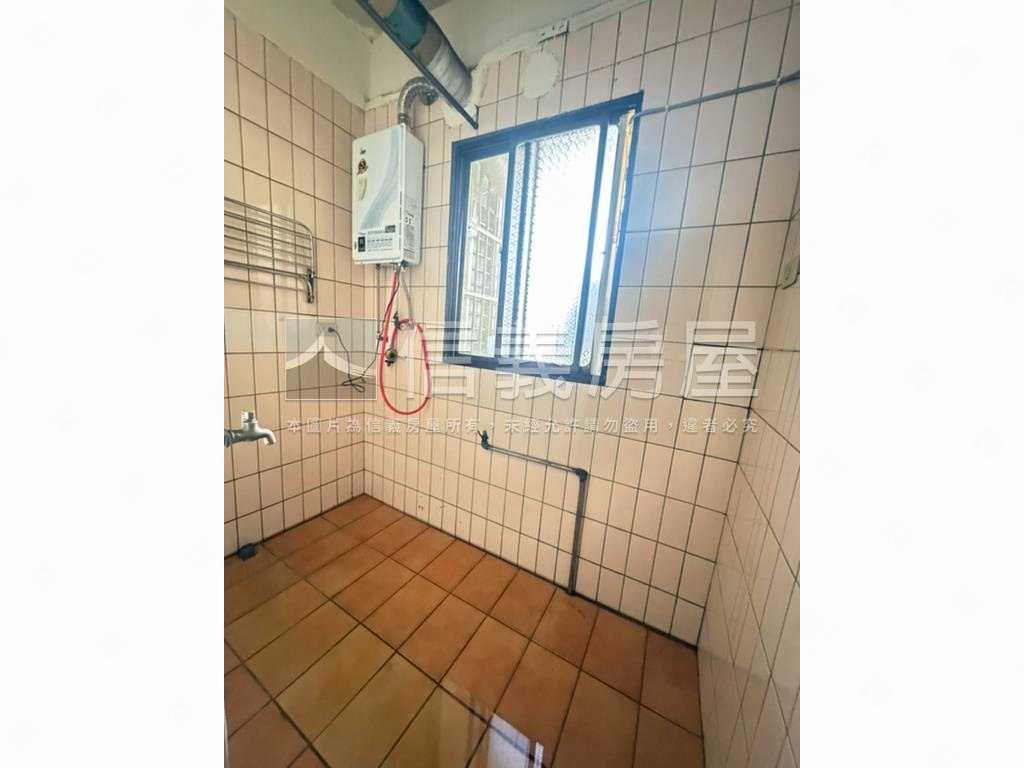 南港展覽館公寓３樓房屋室內格局與周邊環境