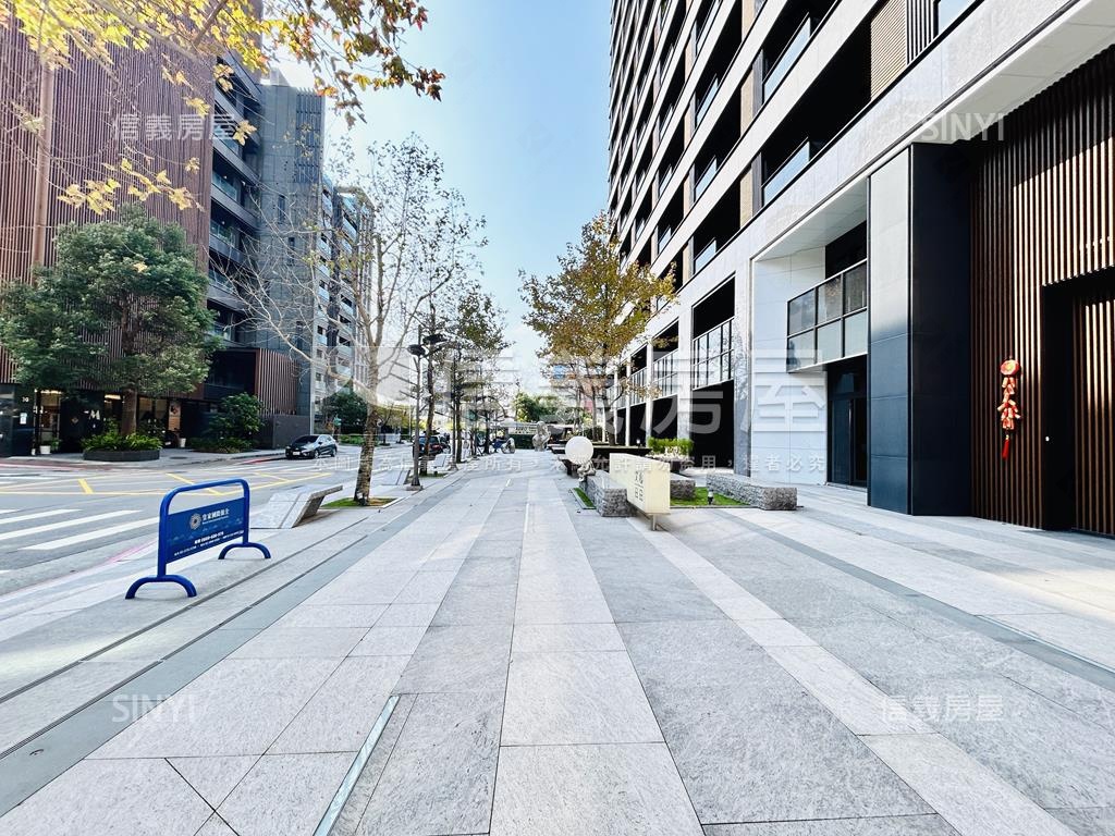 新接㊣文心日日邊間高樓房屋室內格局與周邊環境