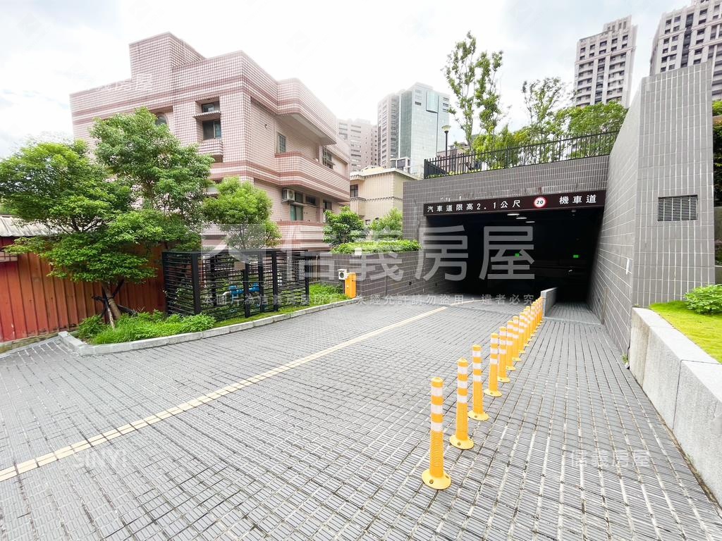 岳泰峰碩３房．附全室除濕房屋室內格局與周邊環境