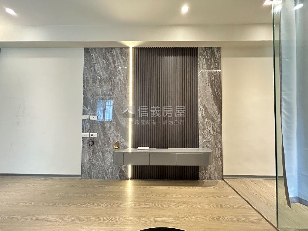 可以看了低總美２房房屋室內格局與周邊環境