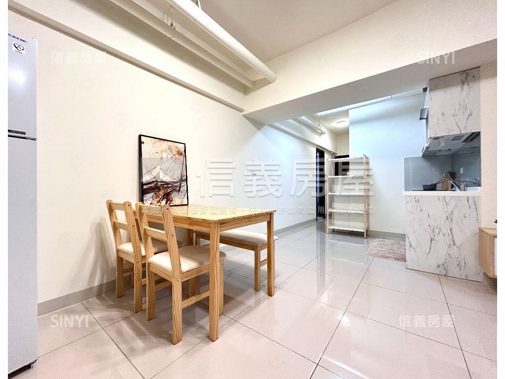 亞灣精緻兩房車位房屋室內格局與周邊環境