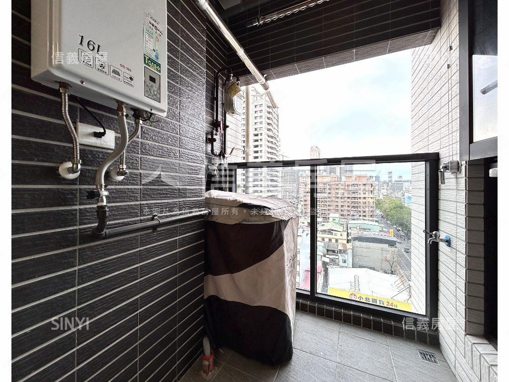 亞灣精緻兩房車位房屋室內格局與周邊環境