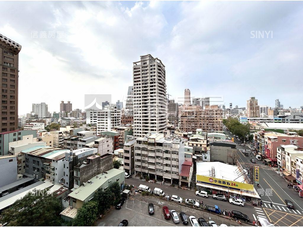 亞灣精緻兩房車位房屋室內格局與周邊環境