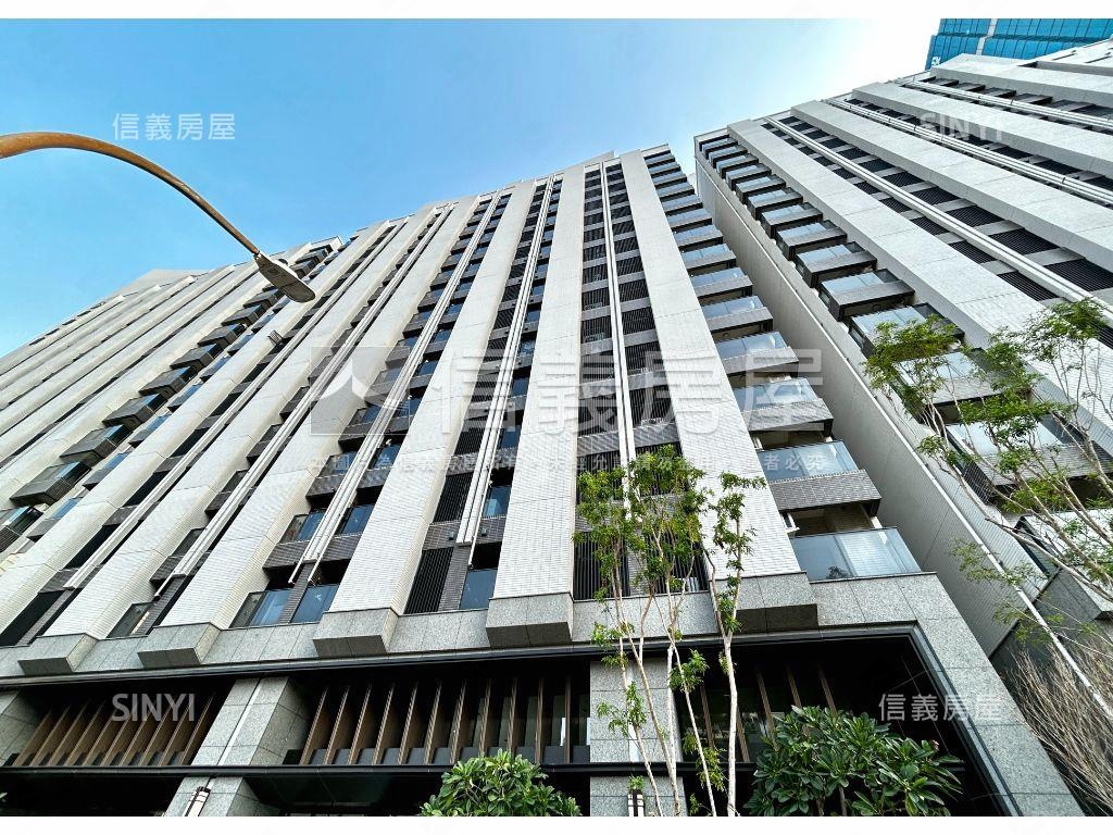 亞灣精緻兩房車位房屋室內格局與周邊環境