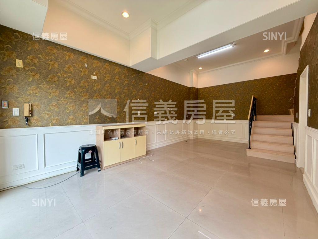 汐止國泰金店面挑高好空間房屋室內格局與周邊環境