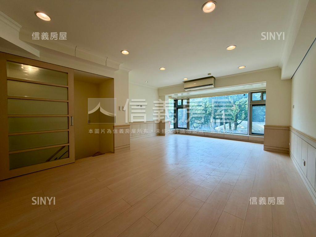 汐止國泰金店面挑高好空間房屋室內格局與周邊環境