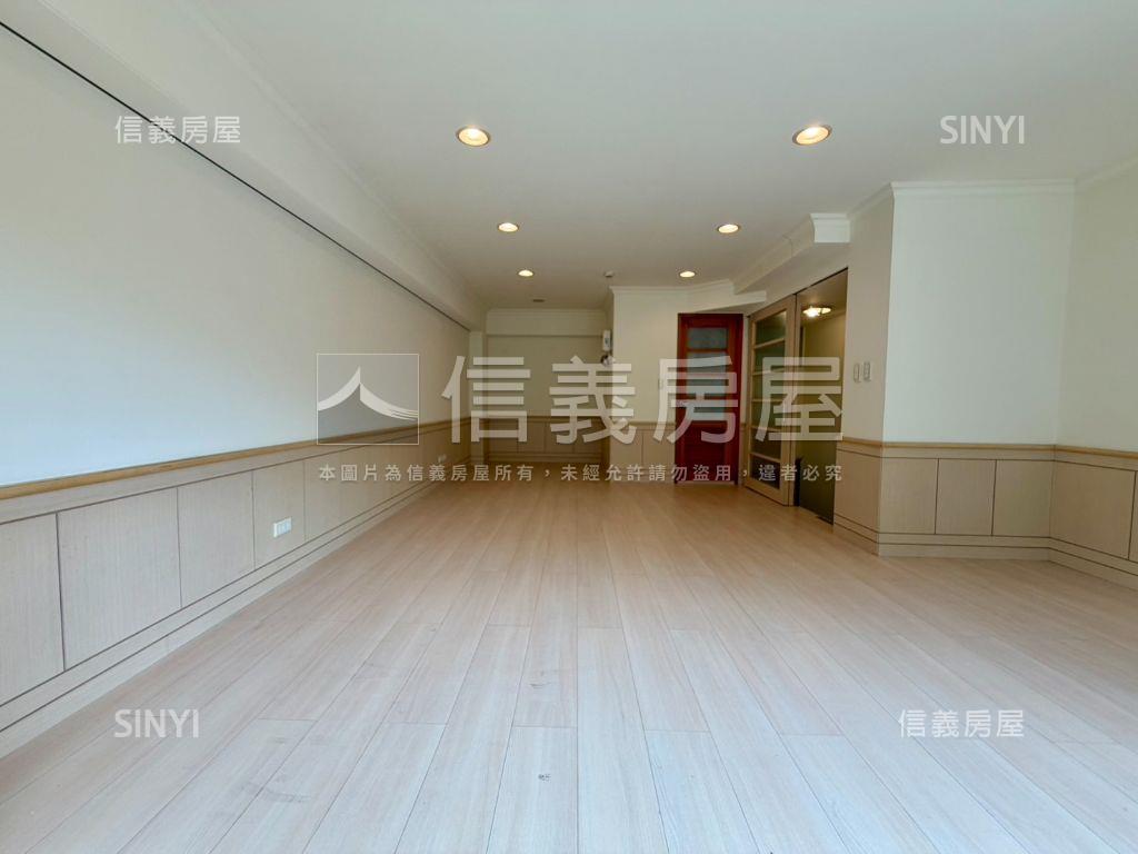 汐止國泰金店面挑高好空間房屋室內格局與周邊環境