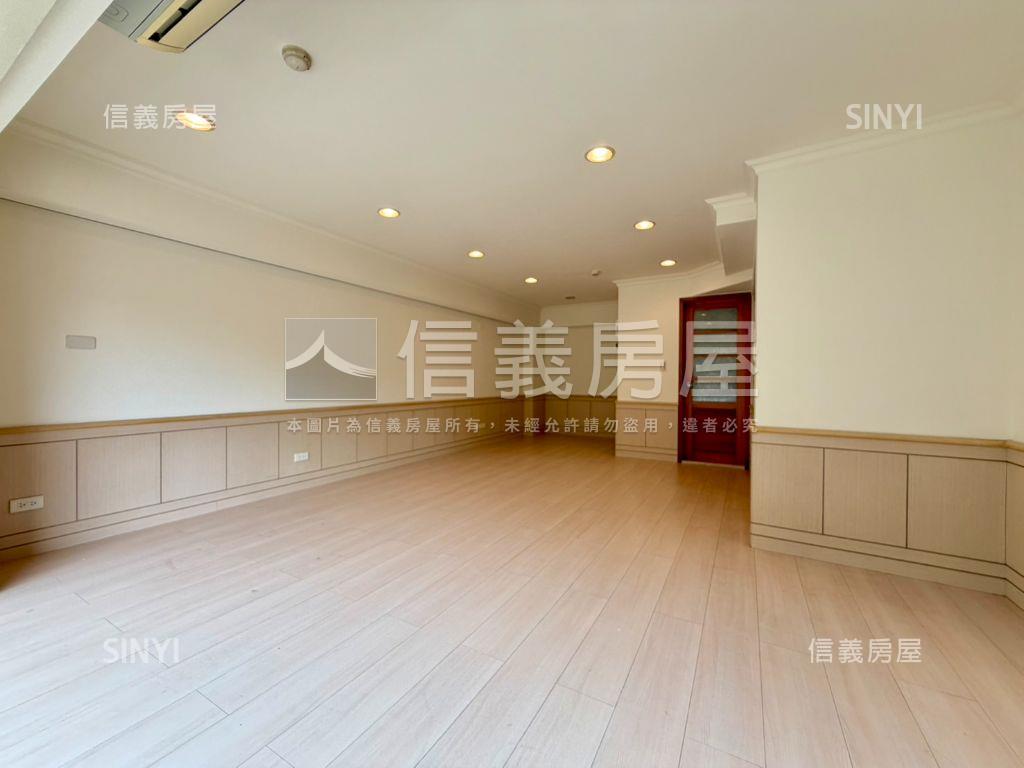 汐止國泰金店面挑高好空間房屋室內格局與周邊環境