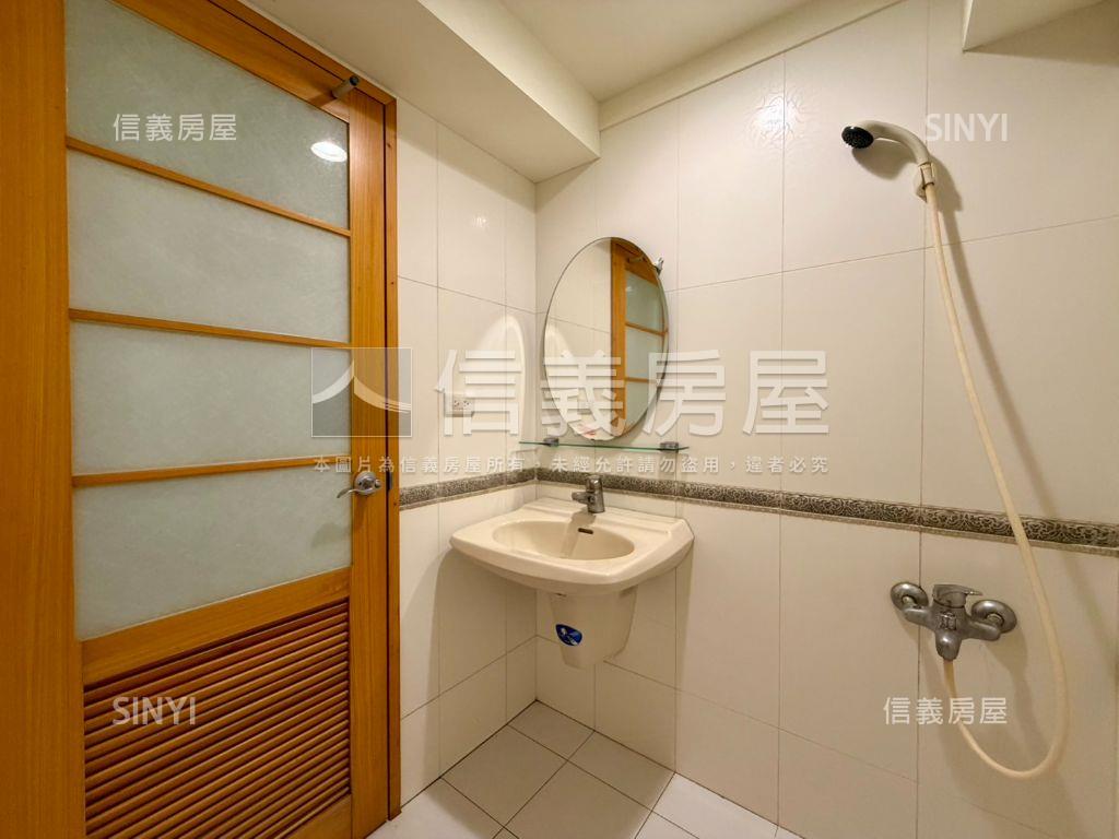 汐止國泰金店面挑高好空間房屋室內格局與周邊環境