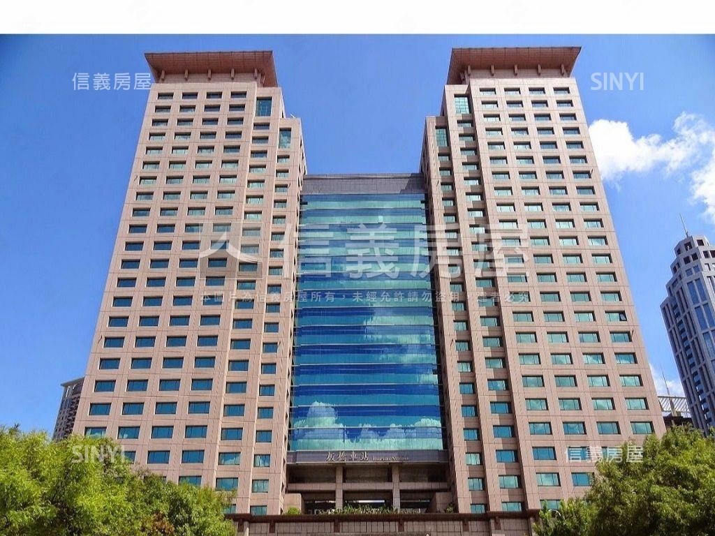 國家世紀館‧面漢東雙車位房屋室內格局與周邊環境